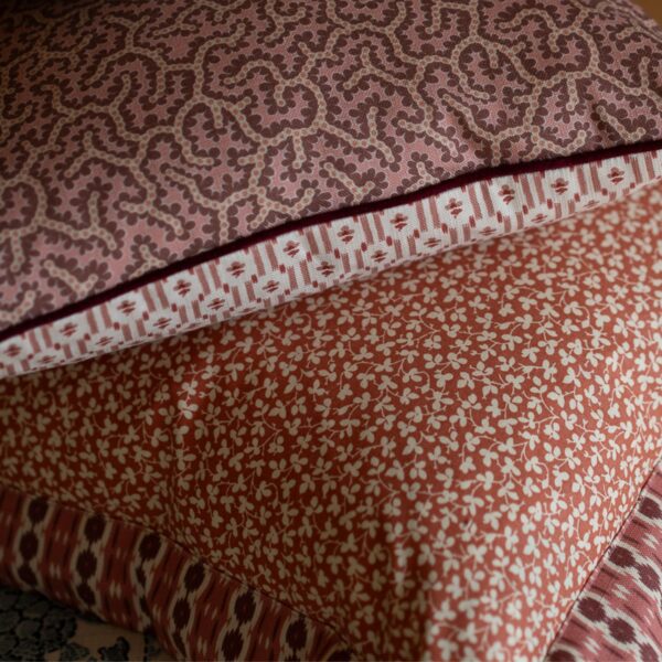 Beyond Complements Cushions