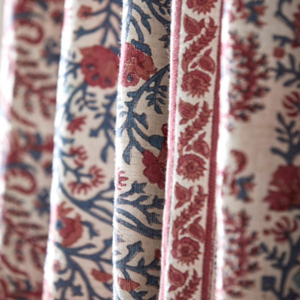 Mallow Border Bordeaux curtain