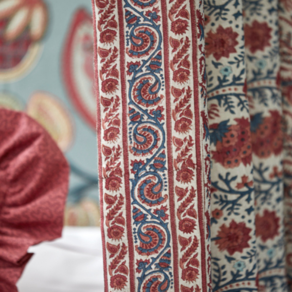 Mallow Border Bordeaux curtain edge